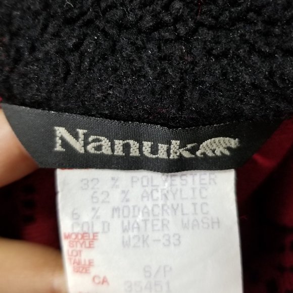 Nanuk Red Black Full Zip Fleece Vest Maple Leaves - Picture 4 of 4